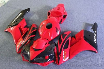 Комплект пластика для мотоцикла Honda CBR1000RR 04-05 Красный с Черными Полосами
